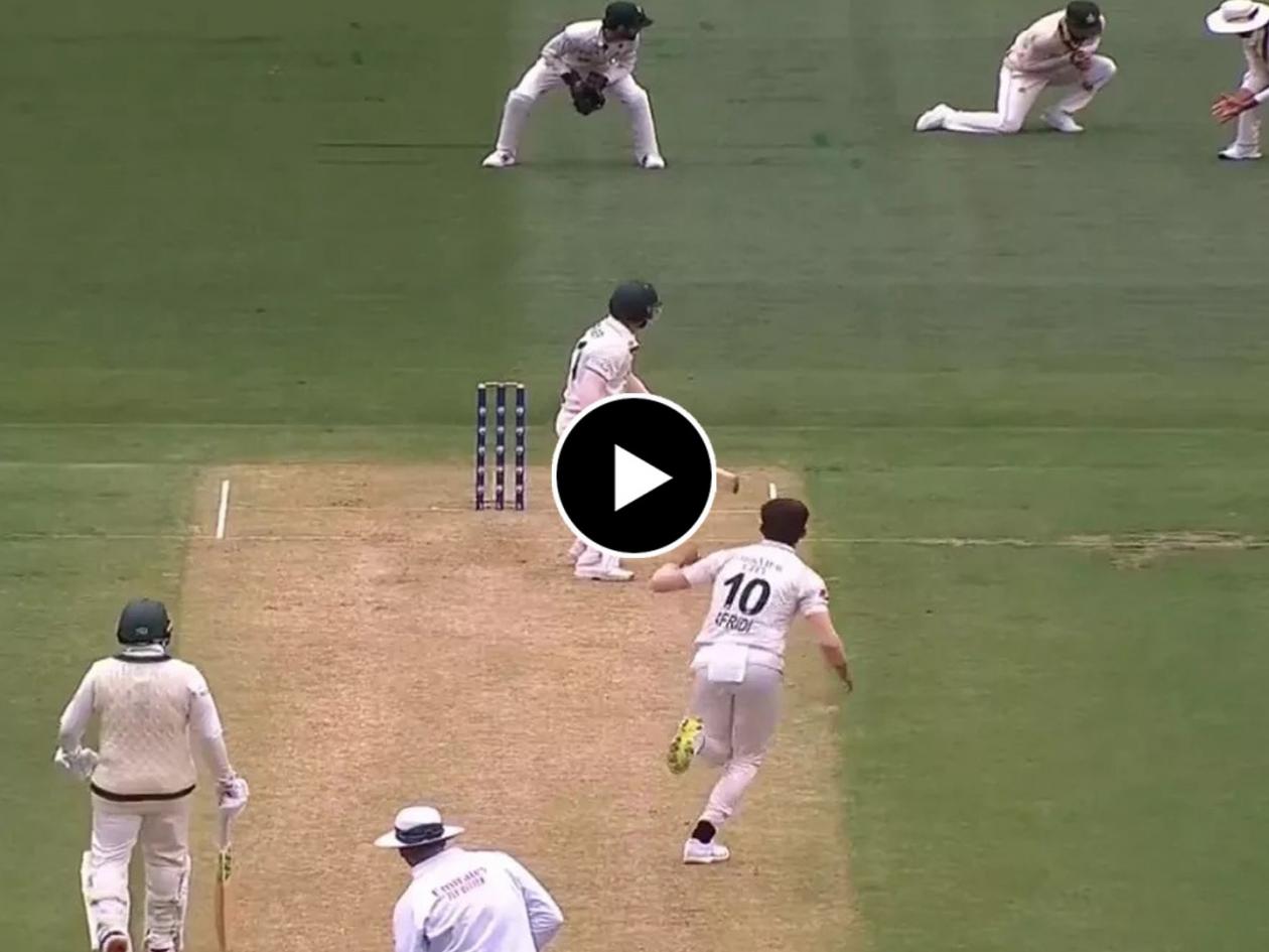 Watch] Steve Smith dismissed for a golden duck in Sydney Smash contest in  2023-24 BBL