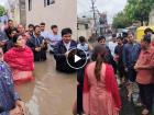 Gujarat Floods : गुडघ्यापर्यंत पाणी अन् आमदार रिवाबा मैदानात; पती रवींद्र जडेजाने ठोकला सलाम