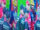 बंगळुरू-चेन्नई लढतीत पाण्याच्या बाटलीवरून वाद, RCBचा कर्णधार पंचावर भडकला, नेमकं घडलं काय?