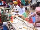 डोक्यावर पदर समोर पिस्तूल आणि तलवार; रवींद्र जडेजाच्या आमदार पत्नीकडून शस्त्र पूजन