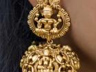 टेम्पल ज्वेलरी झुमक्यांचे लेटेस्ट डिझाईन्स, असा ट्रेण्डी दागिना आपल्याकडे हवाच.. फक्त १०० रुपयांत मस्त खरेदी - Marathi News | temple jewellery earrings designs, latest patterns in temple jewellery zumka, temple jewellery zumka designs | Latest sakhi Photos at Lokmat.com
