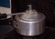 Pressure cooker steam discount leaking