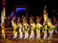 आदिरंग महोत्सवात सादर झाले देशभरातील आदिवासींचे कलाविष्कार - Marathi News | Adirang Festival | Latest maharashtra Photos at Lokmat.com