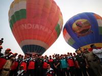 भारतीय लष्कराचे 'जय भारत' हॉट एअर बलून अकोल्यात! - Marathi News | Indian Army 'Jai Bharat' hot air Balloon in Akola | Latest akola Photos at Lokmat.com