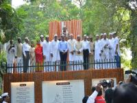 जळगावात अहिंसा सद्भावना शांती यात्रा... - Marathi News | Nonviolence Shrine Travels in Jalgaon ... | Latest jalgaon Photos at Lokmat.com