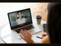 देश-विदेशातील अनोळखी लोकांशी व्हिडीओ चॅट करायचंय? ‘या’ 10 वेबसाईट्स करतील मदत - Marathi News | 10 best websites chat with strangers omegle chathub camsurf bazoocam shagle chatroom tinychat younow meetme | Latest tech Photos at Lokmat.com