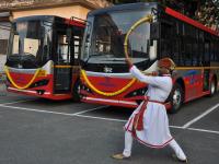 इलेक्ट्रिक बसचा लोकार्पण सोहळा - Marathi News | Electric bust's inauguration ceremony | Latest mumbai Photos at Lokmat.com