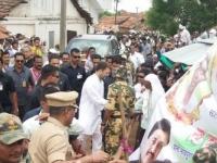 राहुल गांधी यांचा चंद्रपूर जिल्ह्यातील हृद्य दौरा - Marathi News | Rahul Gandhi's visit in Chandrapur district | Latest chandrapur Photos at Lokmat.com