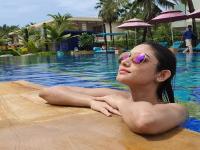 इतका तमाशा कशासाठी? बिकिनी घालणारी मी काही...! भयानक ट्रोल झाली ही अभिनेत्री, असे दिले उत्तर - Marathi News | actress donal bisht got trolled for wearing bikini answers the trolls through instagram post | Latest filmy Photos at Lokmat.com