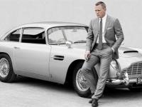 जेम्स बाँडच्या खतरनाक अ‍ॅस्टन मार्टीनचा लिलाव होणार; मशीनगनने युक्त कार - Marathi News | James Bond's dangerous Aston Martin will be auctioned; Machine car | Latest auto Photos at Lokmat.com