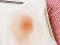 कपडे धुतांना एकाचा रंग दुसऱ्याला लागला? २ उपाय-रंगांचे डाग झटपट होतील सहज गायब - Marathi News | 2 tips to get stains out of one cloth from another, How to remove stains from clothes caused by other clothes | Latest sakhi Photos at Lokmat.com