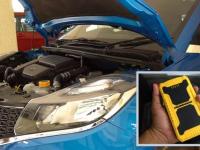 बॅटरी काढून पावर बँकेद्वारे सुरू केली टाटा नेक्सॉन; जाणून घ्या कसे... - Marathi News | start your battery dead car with Power Bank | Latest auto Photos at Lokmat.com