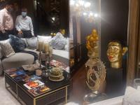 बाप रे बाप! २ किलो सोनं, महागड्या १६ कार्स...लबाडाच्या घरी सापडली बेसुमार संपत्ती - Marathi News | Sukesh Chandrashekhar ED raid luxury cars, gold, mini bar, movie theatre, home gym | Latest crime Photos at Lokmat.com