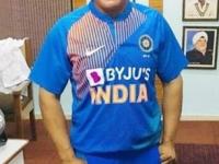 काश्मिरी मजूराची लेक खेळणार आयपीएल, जासिया अख्तरच्या जिद्दीला सलाम! क्रिकेटसाठी घर सोडलं आणि... - Marathi News | kashmir girl jasia akhtar Womens Cricket : Kashmiri laborers daughter will play IPL, salute to Jasia Akhtar's determination! Left home for cricket and... | Latest sakhi Photos at Lokmat.com