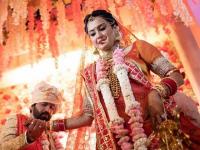 Kamya Punjabi's Wedding Photos : हळद, मेहंदी ते लग्न... पाहा, काम्या पंजाबीच्या लग्नाचा फोटो अल्बम - Marathi News | Kamya Punjabi's Wedding , Haldi and Mehendi Ceremony Photos | Latest filmy Photos at Lokmat.com