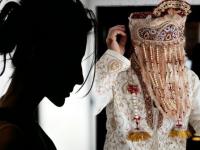 Shocking! लग्नासाठी आलेल्या विवाहित महिलेवर नवरदेवाने केला रेप, नवरदेवाच्या बहिणीनेच केली यासाठी मदत - Marathi News | Shocking! Three time rape on married woman who came for marriage ceremony, Groom and sister arrested in Indore Madhya Pradesh | Latest crime Photos at Lokmat.com