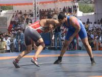 महाराष्ट्र केसरी स्पर्धेदरम्यान अभिजीत कटके, शिवराज राक्षे यांच्यातील लढतीचे चित्तथरारक क्षण (भूगाव, पुणे) - Marathi News | The exciting moment of the match between Abhishek Katke and Shivraj Rikshi during the Maharashtra Kesari competition | Latest pune Photos at Lokmat.com