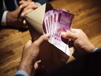 Salary Saving Idea: सॅलरी मिळताच सर्वप्रथम करा ‘हे’ काम, नंतर पुन्हा वेतनासाठी मोजावे लागणार नाहीत दिवस - Marathi News | Salary-Saving-Idea-alary-credit-in-account-separate-the-investment-amount-first- saving-tips-investment-big-profit | Latest business Photos at Lokmat.com