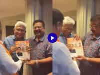 VIDEO: घरोघरी प्रचार करत होते आदेश बांदेकर, इतक्यात समोर आले दिग्दर्शक केदार शिंदे, मग घडलं असं काही... - Marathi News | Aadesh Bandekar was campaigning from house to house, when director Kedar Shinde came forward | Latest filmy News at Lokmat.com VIDEO: घरोघरी प्रचार करत होते आदेश बांदेकर, इतक्यात समोर आले दिग्दर्शक केदार शिंदे, मग घडलं असं काही... - Marathi News | Aadesh Bandekar was campaigning from house to house, when director Kedar Shinde came forward | Latest filmy News at Lokmat.com