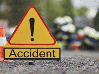 नवी मुंबईत तीन गाड्यांचा विचित्र अपघात, एक जण जखमी