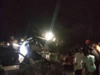 लग्नानंतर देवदर्शनाला जाताना काळाचा घाला; भीषण अपघातात ५ जण जागीच ठार, सुदैवाने नवरा नवरी वाचले - Marathi News | Terrible accident at Ghari on Solapur Barshi-Latur road, 5 people died on the spot | Latest solapur News at Lokmat.com लग्नानंतर देवदर्शनाला जाताना काळाचा घाला; भीषण अपघातात ५ जण जागीच ठार, सुदैवाने नवरा नवरी वाचले - Marathi News | Terrible accident at Ghari on Solapur Barshi-Latur road, 5 people died on the spot | Latest solapur News at Lokmat.com