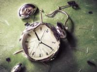 वास्तूमध्ये चुकूनही ठेवू नका 'हे' अडगळीचे सामान; नाहीतर निर्माण होतील वास्तुदोष! - Marathi News | Don't keep 'this' stuff at home; it may harmful to your house! | Latest bhakti Photos at Lokmat.com