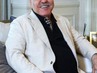 अफगाणिस्तानातील 'अंबानी'! शरणार्थी ते अब्जाधीश होण्याचा प्रवास; कोण आहेत मीरवाइज अजीजी? - Marathi News | Richest man in Afghanistan: The 'Ambani' of Afghanistan, the journey from refugee to billionaire; Who is Mirwaiz Azizi? | Latest business Photos at Lokmat.com