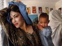 एकेकाळी अफगाणिस्तानच्या स्त्रिया होत्या खूप मॉर्डन, स्टाईल आणि फॅशनची राजधानी होती काबूल... - Marathi News | The women of Afghanistan were once modern, see afghan women's fashion photos | Latest jarahatke Photos at Lokmat.com