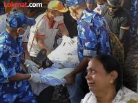 "तुम्ही एक कोटी देताय; मी एअर इंडियाला दोन कोटी देते, माझे वडील परत द्या"; बाप गमावला, मुलीच्या अश्रूंचा फुटला बांध - Marathi News | plane crash 2025 "I give two crore to Air India, give my father back"; Daughter breaks down in tears after losing father | Latest national Photos at Lokmat.com