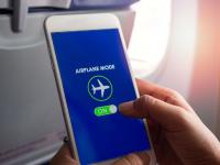 फोनचा एअरप्लेन मोड फक्त विमानासाठी नाही! रोजच्या आयुष्यात करा असा वापर; होतील ७ मोठे फायदे - Marathi News | Airplane mode on your phone is not just for airplanes! Use it in your daily life; 7 big benefits will come | Latest tech Photos at Lokmat.com