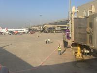 हजारो प्रवासी बनले ऐतिहासिक क्षणांचे साक्षीदार; विमानतळावर उत्साह, कुतूहल; नवी मुंबईच्या अवकाशात विमानाची पहिली झेप  - Marathi News | Thousands of passengers witnessed historic moments; Excitement, curiosity at the airport; First flight of a plane in the sky of Navi Mumbai | Latest navi-mumbai News at Lokmat.com