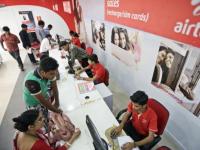 Jio ला टक्कर देण्यासाठी Airtel नं आणला ढासू प्लॅन, ३६५ दिवसांची व्हॅलिडिटी! - Marathi News | unlimited calling data benefits of airtel 1999 recharge plan | Latest business Photos at Lokmat.com