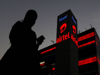 Airtel Recharge Plan: Airtelचे स्वस्त प्लॅन्स; Disney+ Hotstarसह मिळतील या सुविधा, जाणून घ्या डिटेल्स... - Marathi News | Airtel Recharge Plan: Airtel's cheapest plans; These facilities will be available with Disney+ Hotstar, know the details... | Latest tech Photos at Lokmat.com