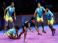 खेळाडू दोन, सामना अन् विक्रम एकच... - Marathi News | Ajay Thakur and Vikash Khandola achieved this milestone in the same match | Latest other-sports Photos at Lokmat.com