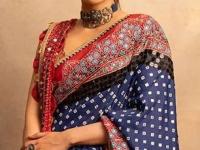 अजरख प्रिंटेंड साडीचे ५ लेटेस्ट डिझाइन्स! डेली वेअर, पार्टी - ऑफिससाठी सुंदर पर्याय, दिसाल झक्कास - Marathi News | Latest Ajrakh printed saree designs for women Ajrakh saree styling ideas for office wear Best Ajrakh sarees for daily wear and parties Handblock Ajrakh print sarees with modern designs | Latest sakhi Photos at Lokmat.com