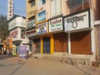 पुणे-नाशिक महामार्गावर रास्ता रोको, कडकडीत बंद - Marathi News | Stop the road on the Pune-Nashik highway, stop smoking | Latest pune Photos at Lokmat.com