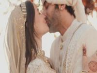 Ranbir- Alia wedding: आलिया- रणबीरचा सुंदर जोडा, लग्न सोहळ्याचे देखणे- रोमँटिक फोटो..आलिया दिसतेय विलक्षण सुंदर - Marathi News | Ranbir- Alia wedding: Stunning, catchy photos of Ranbir- Alia wedding, look at the beautiful glimpses of celibrity marriage | Latest sakhi Photos at Lokmat.com