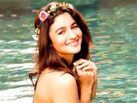 कियारा अडवाणी ते दीपिका पादुकोण... डब्बू रत्नीनीसाठी या अभिनेत्री झाल्यात TOPLESS - Marathi News | Kiyara Advani to Deepika Padukone dabboo ratnani calendar 2020 bollywood actresses goes topless | Latest filmy Photos at Lokmat.com