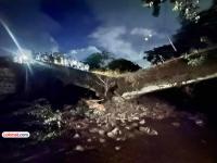 अलिबाग-रोहा मार्गावर पूल कोसळला; वाहतूक पूर्ण ठप्प; राेजच्या प्रवाशांचे हाल - Marathi News | Bridge collapses on Alibaug-Roha road; Traffic completely disrupted; Passengers in distress | Latest raigad News at Lokmat.com