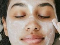 रात्री तुरटीमध्ये मिसळून लावा 'हे' २ पदार्थ, सकाळी उठताच त्वचेवर येईल ग्लो-पिंपल्सही जातील - Marathi News | Alum for glowing skin Natural overnight pimple remedy How to use alum for acne Night skincare routine with alum | Latest sakhi Photos at Lokmat.com