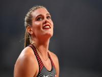 सुवर्णपदक जिंकणाऱ्या 'या' खेळाडूचा हॉट अंदाज; सोशल मीडियावरही चर्चा - Marathi News | bold photos of commonwealth games gold medal winner alysha newman trending hot photos on instagram | Latest other-sports Photos at Lokmat.com