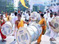 अंबरनाथमधील नववर्ष शोभा यात्रेला महिलांचा उत्स्फूर्त प्रतिसाद - Marathi News | Women's Spontaneous Response to New Year's Shobha Yatra in Ambernath | Latest thane Photos at Lokmat.com