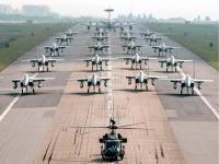 अमेरिका 'या' देशावर स्ट्राईक करण्याच्या तयारीत, ट्रम्प यांनी दिला आदेश?; रिपोर्टमधून खुलासा - Marathi News | US President Donald Trump has made the decision to attack military installations inside Venezuela, Report published in newspaper | Latest international News at Lokmat.com