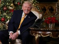 मारल्या गेलेल्या दहशतवाद्यांना देखील मेरी ख्रिसमस; नायजेरियात ISIS वर बॉम्ब हल्ल्यानंतर डोनाल्ड ट्रम्प यांचे विधान - Marathi News | Merry Christmas to the slain terrorists too; Donald Trump's statement after the bomb attack on ISIS in Nigeria | Latest international News at Lokmat.com