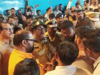 नसरापूर प्रकरण : "पीडित चिमुकलीचे आई-वडील मुख्यमंत्र्यांच्या भूमिकेशी सहमत, मात्र काही लोक..."; काय म्हणाले अमितेश कुमार? - Marathi News | Nasrapur case The parents of the victim child agree with the Chief Minister stance What did Amitesh Kumar say | Latest pune News at Lokmat.com