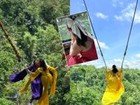 हम तो उड गए! मराठी अभिनेत्रीची आईसोबत बाली ट्रीप, शेअर केले सुंदर Photos - Marathi News | actress amruta khanvilkar went on bali trip with her mother shares beautiful photos | Latest filmy Photos at Lokmat.com