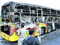 आंध्र प्रदेशातील बस अपघातातील चालकाला अटक, आग लागल्यानंतर प्रवाशांना सोडून पळून गेला होता - Marathi News | Driver arrested in Andhra Pradesh bus accident, fled after leaving passengers behind after fire | Latest national News at Lokmat.com आंध्र प्रदेशातील बस अपघातातील चालकाला अटक, आग लागल्यानंतर प्रवाशांना सोडून पळून गेला होता - Marathi News | Driver arrested in Andhra Pradesh bus accident, fled after leaving passengers behind after fire | Latest national News at Lokmat.com