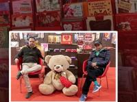 Success Story: BA पास मुलानं उभी केली कोट्यवधींची कंपनी, बनला ग्रीटिंग कार्ड्स बिझनेसचा बादशाह - Marathi News | BA pass boy started a crore rupees company became the king of greeting cards business Success Story anil moolchandani archies greeting cards | Latest business Photos at Lokmat.com