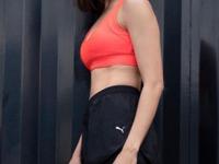 अनुष्का शर्मासारखी परफेक्ट 'फिगर' हवी? ती करते ‘तसा’ व्यायाम करा, बाळांतपणानंतर वाढलेलं वजनही झरझर उतरेल - Marathi News | Anushka sharma fitness and diet plan for womens after pregnancy how to fitness be freak | Latest sakhi Photos at Lokmat.com