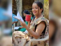 'रात्रीस खेळ चाले' फेम शेवंता उर्फ अपूर्वा नेमळेकरच्या फॅमिलीचे फोटो पाहिलेत का?, See Photos - Marathi News | Have you seen photos of Ratris Khel Chaale 2 Fame Shevanta aka Apurva Nemlekar's family? Tjl | Latest filmy Photos at Lokmat.com
